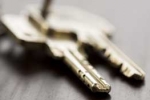 image of house keys on hall table