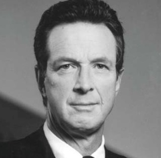 Michael-Crichton-michael-crichton-7390805-438-636