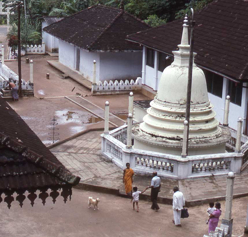 photo of Duminda visiting Asgeriya