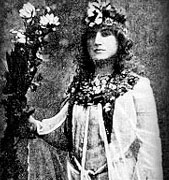 photo of Moina Mathers performing in the Rites of Isis in Paris