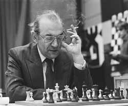 photo of Viktor Korchnoi competing in 1985