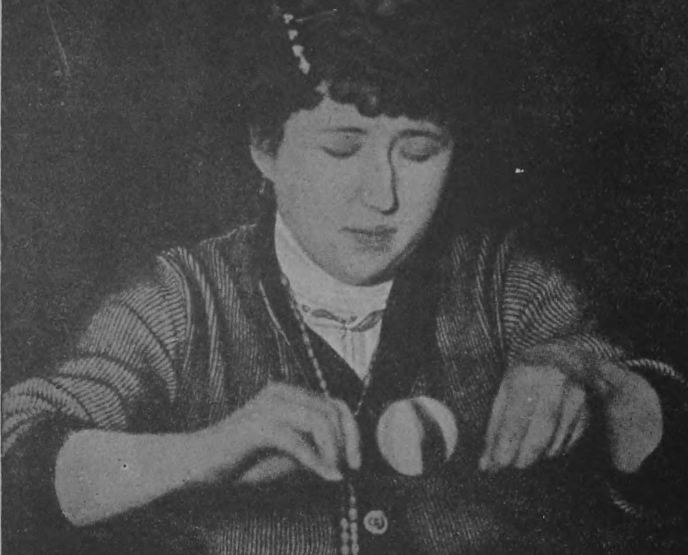 Tomczyk levitating a ball